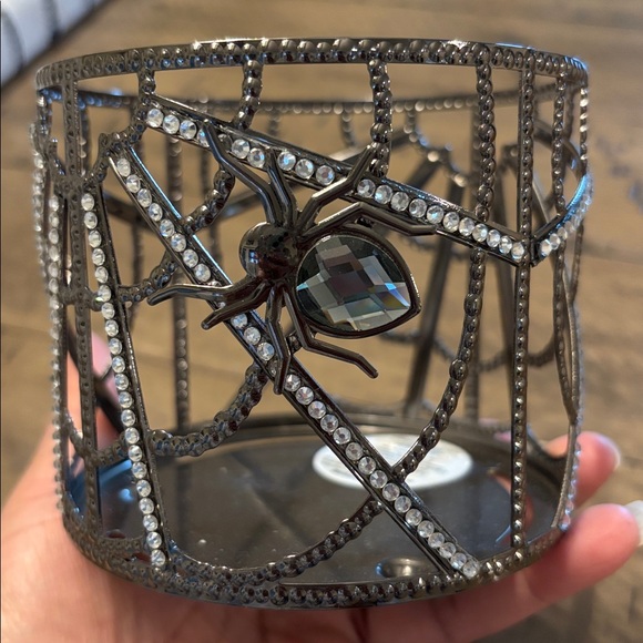 B&BW Spiderweb 3-wick candle holder - Picture 4 of 5